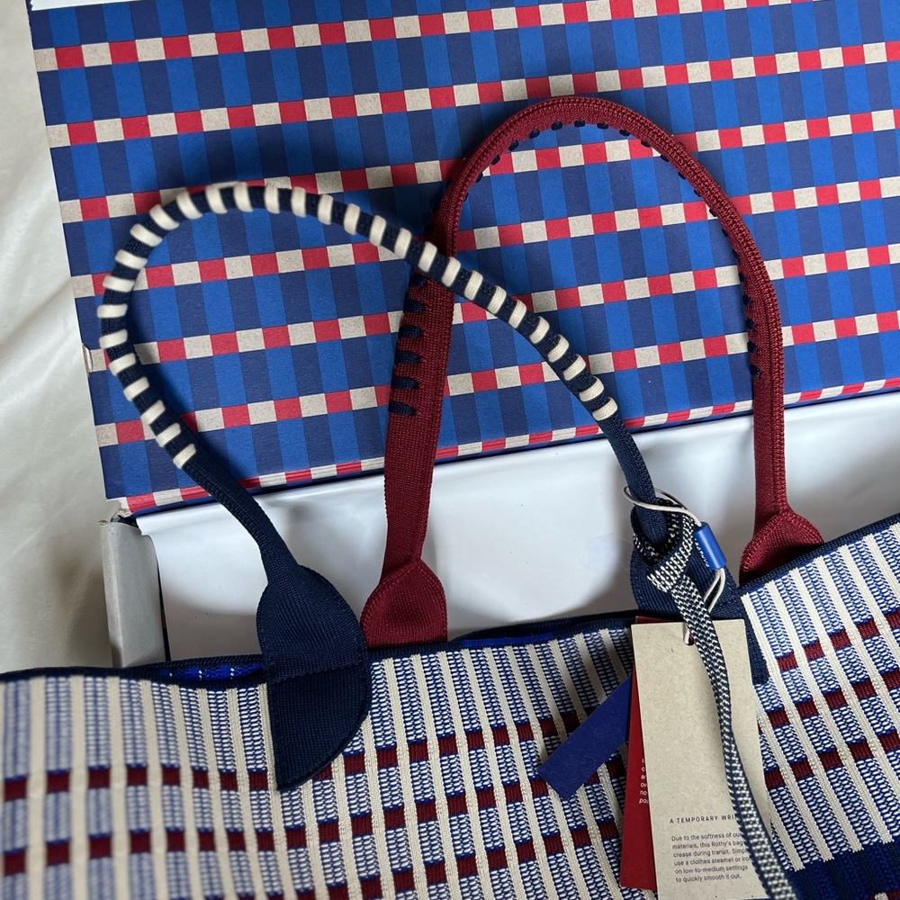 Rothy’s lightweight Vogue tote - Picture 11 of 14